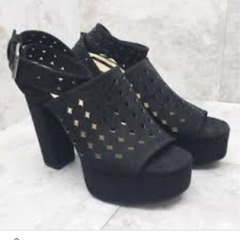Zara Block Platform Heel Shoes Geometric laser cut Diamond pattern